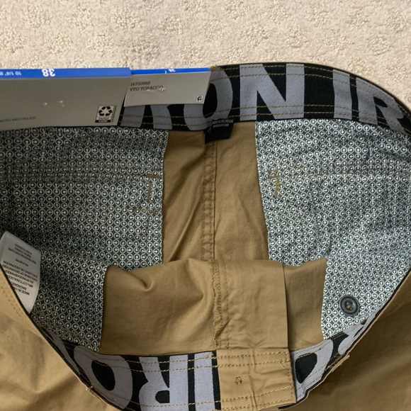 Men’s Cargo Shorts NWT size 38 - Picture 8 of 9